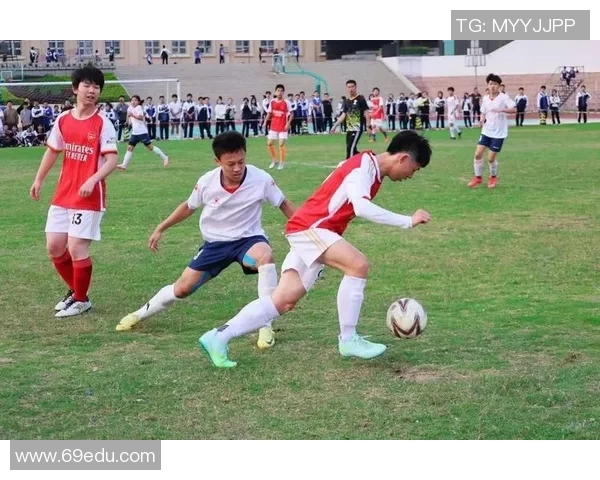 从军营到绿茵场军人出身的足球明星如何书写传奇人生