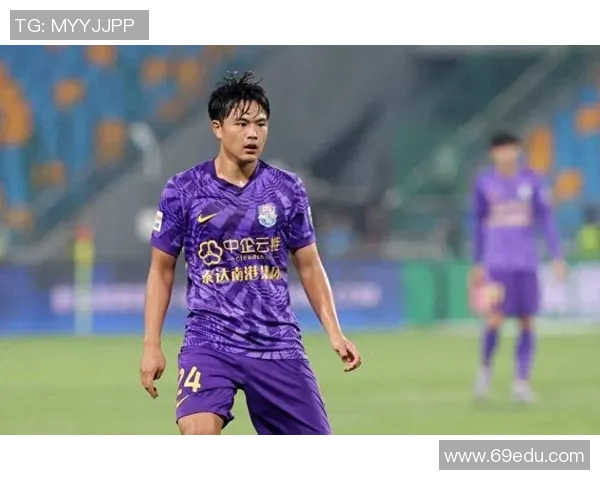 中国足球明星因违规行为遭重罚引发舆论热议与反思